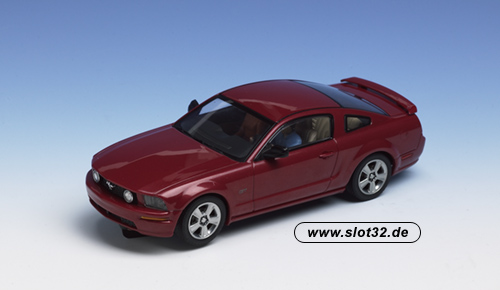 AUTOART 24 Ford Mustang GT 2005  red